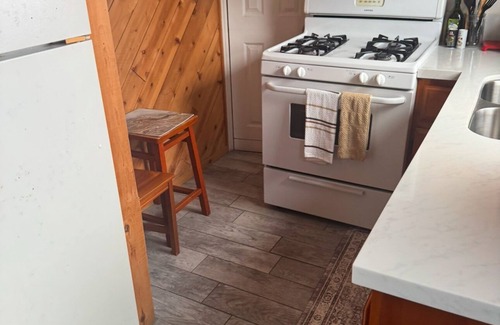 Mission Beach House | SO Cute Beach Studio bungalow in North Mission Beach 92109 - AJ George Broker