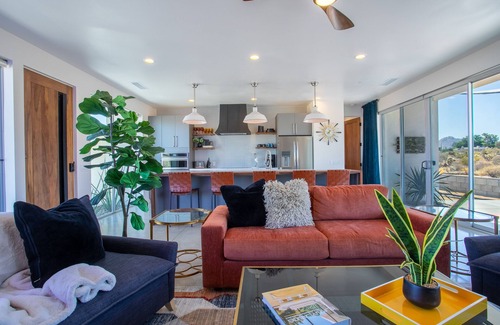 Joshua Tree House | SO GORGEOUS! Luxurious Home w/HOT Tub & Views!