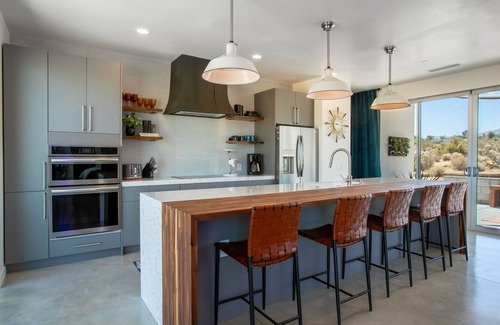 Joshua Tree House | SO GORGEOUS! Luxurious Home w/HOT Tub & Views!