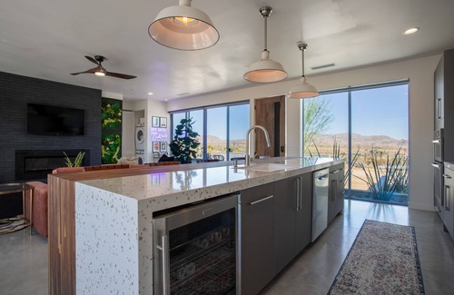 Joshua Tree House | SO GORGEOUS! Luxurious Home w/HOT Tub & Views!