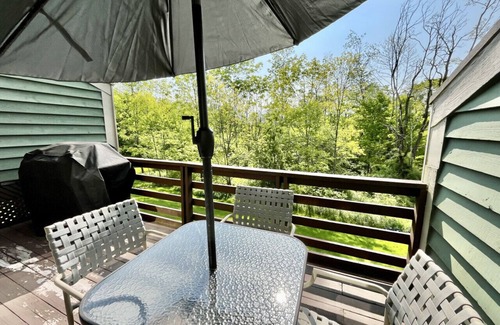 Hidden Valley House | 🏊‍♀️🐶Soak, Swim, Play: Pool Access, Hot Tub & Pet-Friendly Mountain Escape🌲