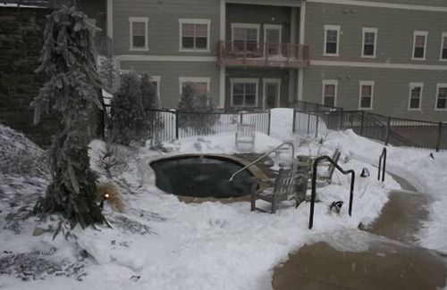 Snowshoe Condo | Soaring Eagle 2 BR, Top Floor, Long range sunset views, Ski in/out