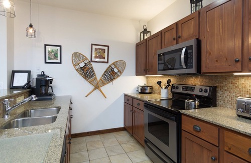 Snowshoe Condo | Soaring Eagle #201: 3 Bedrooms, 2 Full Baths: Slope Side
