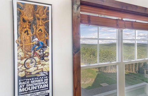 Snowshoe Condo | Soaring Eagle #201: 3 Bedrooms, 2 Full Baths: Slope Side