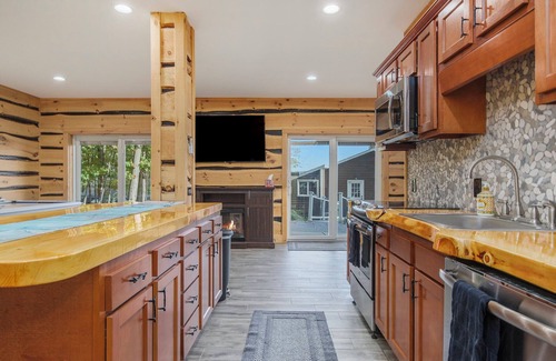 Boyne City House | Soaring Eagles; Lakehouse w/Optional Bunkhouse, Ski