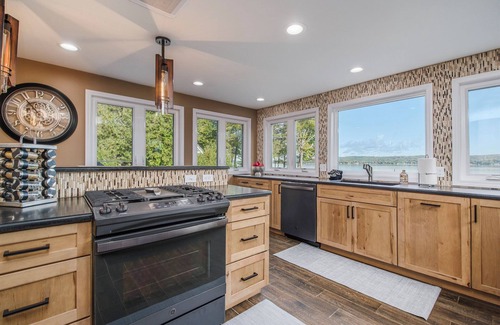 Boyne City House | Soaring Eagles; Lakehouse w/Optional Bunkhouse, Ski
