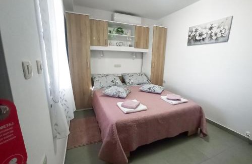 Brkac Apartment | Soba Ulika