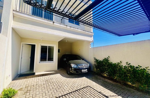 Uvaranas House | Sobrado 3 Quartos ,5 Camas ,3 Banheiros ,2 Garagens