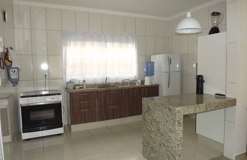 Jardim California House | SOBRADO WITH 03 BEDROOMS AND POOL CENTER CARAGUATATUBA NEXT TO THE BALL OF EVENTS
