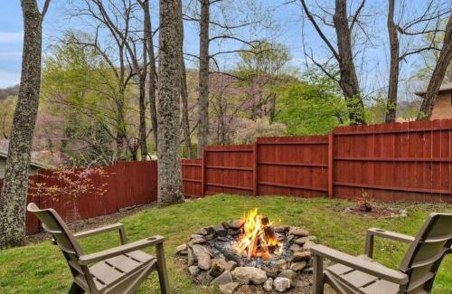 Valley Creek Run Ski Chalet | Soco Serene Cabin in the Heart of Maggie Valley