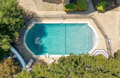 Bouldin Apartment | SOCO ZEN APT | The Perfect Location | Free Pkg