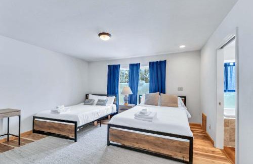 Soda Springs House | Soda Springs Getaway with River & Lake Access