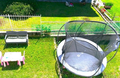 Grantola Apartment | Sofia apartment in Grantola with garden