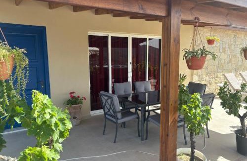 Vasa Koilaniou House | Sofros To Apomero