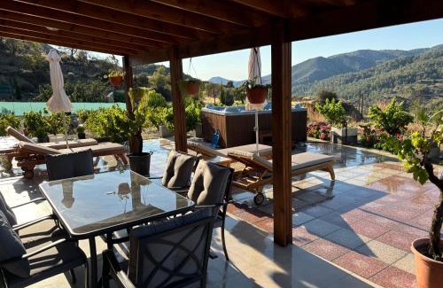 Vasa Koilaniou House | Sofros To Apomero