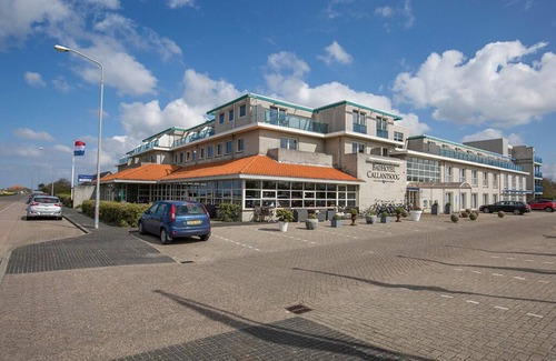 Callantsoog Hotel | Soft Sands, Smooth Swings | Perfect Haven w/Water Sports & Beach Vibes | 3 Units