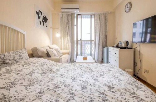 West District Apartment | SOGO Department/CMP Block Museum of Arts/FengjiaNightMarket/Blooming JAZZ