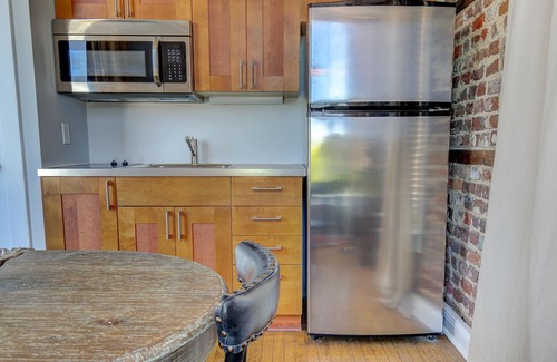Charleston Historic District Condo | Soho Suite-Where Luxury & Location Meet