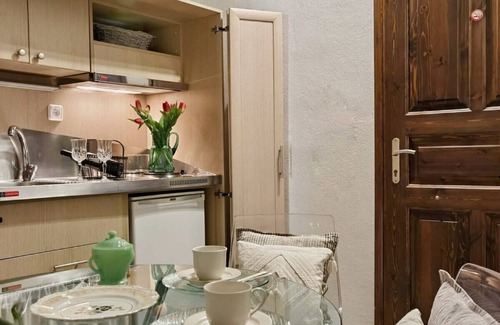 Old Town Rethymnon House | Sohora's Spring Sanctuary - Paradise Courtyard Gem