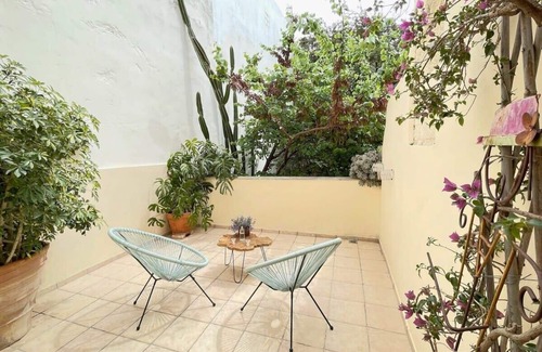 Old Town Rethymnon House | Sohora's Spring Sanctuary - Paradise Courtyard Gem