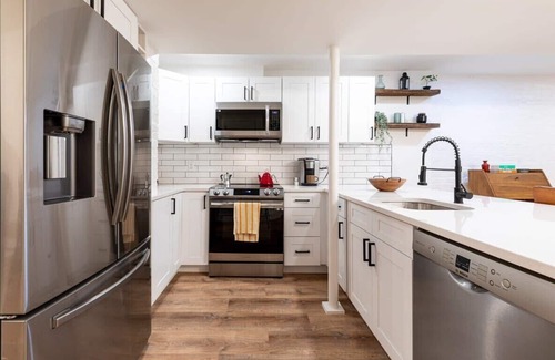 Dupont Circle Condo | Sojourn DuPont Circle Apt: Modern Meets Historic