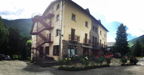 Vall de Cardos Hotel | Sol i Neu