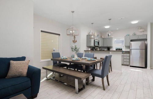 Port Isabel House | SOL-STICE | 2BD Waterfront Kid & Pet Friendly Home
