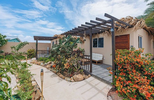 Kudawecha House | Sol Vista Estate - Private Poolside Oasis by LUCHA