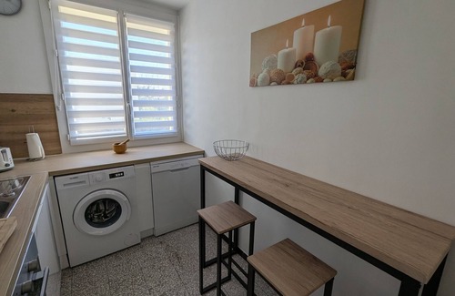 Le Grau-Du-Roi Apartment | Sol-y-Days Altitude 0, ground garden in first line facing the sea
