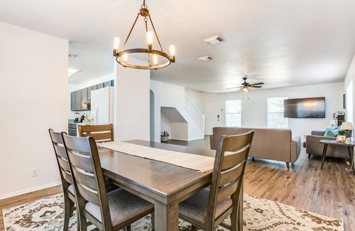 West San Antonio House | Solar Oasis: Pool, Waterfall, Jacuzzi & Salu Spa