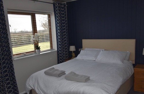 Stowmarket House | Sole use of Indoor Heated Swimming Pool 15' X 30' Housed In Its Own Building