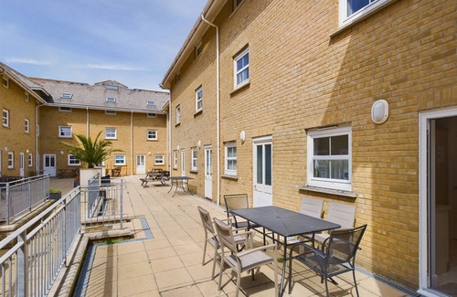 Bembridge Ski Chalet | Solent Landing No. 12A - Beachfront