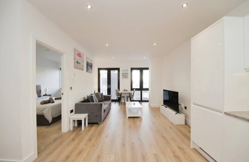 Barnt Green Apartment | Solihull 1 Bed apartment with Gym & Parking, NEC