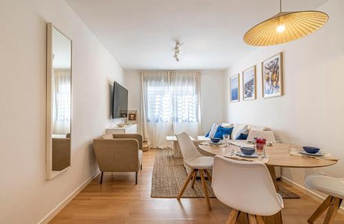 Las Acacias Apartment | SOLIS MARE APARTMENTS - Pedregalejo Beach