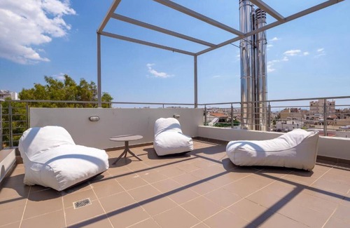 Agios Dimitrios Apartment | Solon - Deluxe City Center Apartment