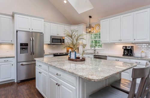 Cross Keys House | Solon Serenity: A Beautiful, Serene Setting with Mtn Views, Weekly and Monthly Discounts!