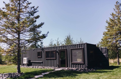 South Range Cabin | Sölvieg Stay: Shipping Container with Nordic Sauna