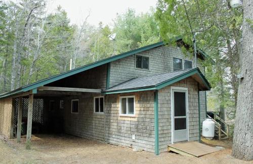 Mount Desert House | Somes Pond Island Cottage
