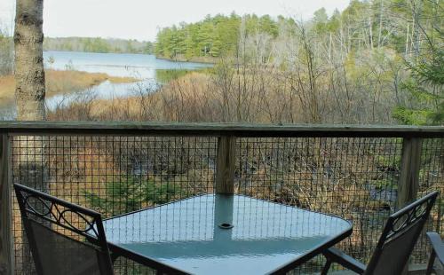 Mount Desert House | Somes Pond Island Cottage