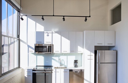 Logan Square Apartment | Sonder at Sixteen Hundred | Spacious One-Bedroom Apartment w/ Den