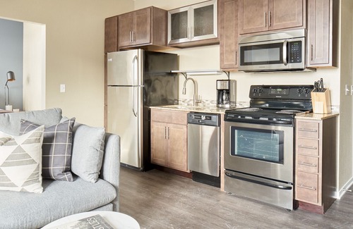 Warehouse District Apartment | Sonder at The Palmer | Extended Stay One-Bedroom Apartment w/ Balcony