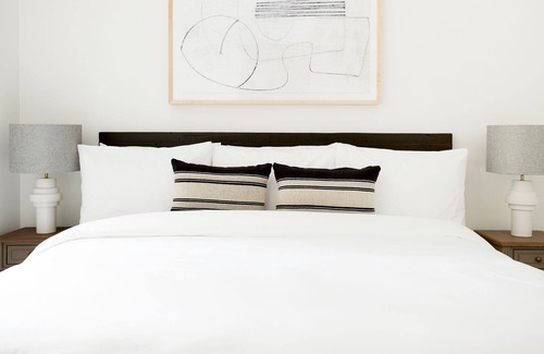 Logan Square Apartment | Sonder at The Terrace | Accessible One-Bedroom Apartment w/ Transfer Bathtub