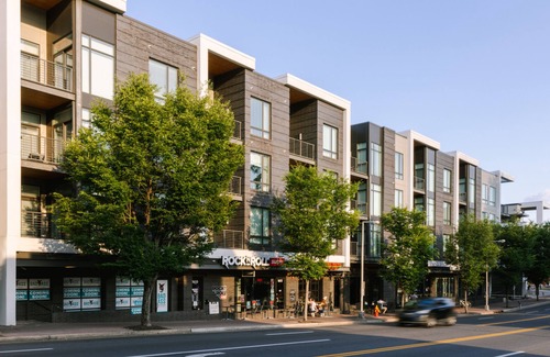 Hillsboro Village Apartment | Sonder at Village 21 | Accessible Queen Studio Apartment w/Balcony