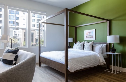 Downtown San Diego Apartment | Sonder | State Suites | Lively Studio