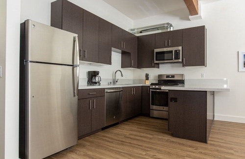 Downtown San Diego Apartment | Sonder | State Suites | Lively Studio