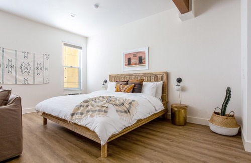 Downtown San Diego Apartment | Sonder | State Suites | Sunny Studio