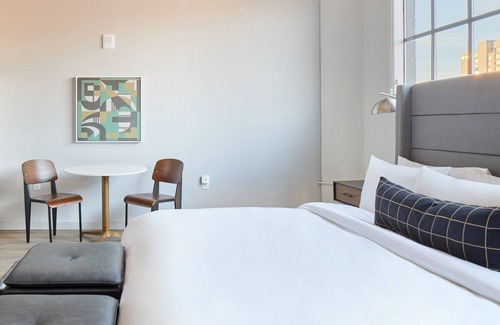 Logan Square Apartment | Sonder | The Tidewater | Studio Apartment