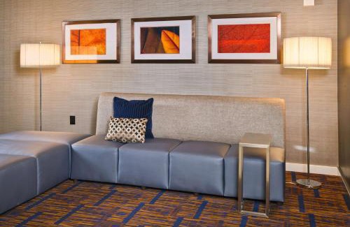 Tinton Falls Hotel | Sonesta Select Tinton Falls Eatontown