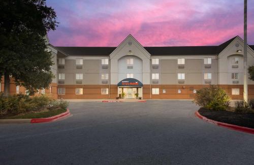 East Congress Hotel | Sonesta Simply Suites Austin South