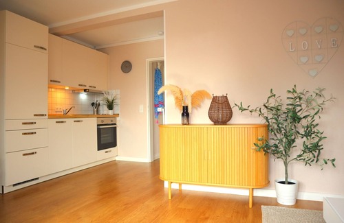 Cappel-Neufeld Apartment | "Sonnenwohnung" - vacation apartment by the sea with garden, sauna and dog welcome